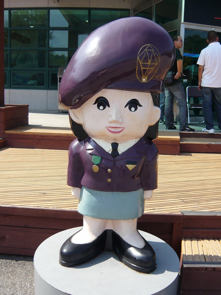 p1010879.jpg - Mascot-y Korean soldier girl