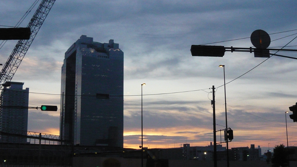 P1020764.JPG - And this is Umeda Sky Tower, which was our destination.