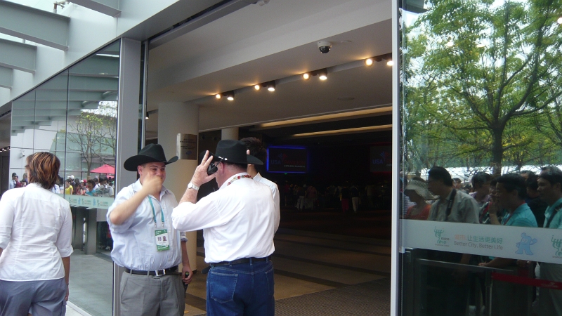 P1030240.JPG - The VIP coordinator is a friend and coworker from Aichi Expo 2005, so guess who got to skip the line? :D