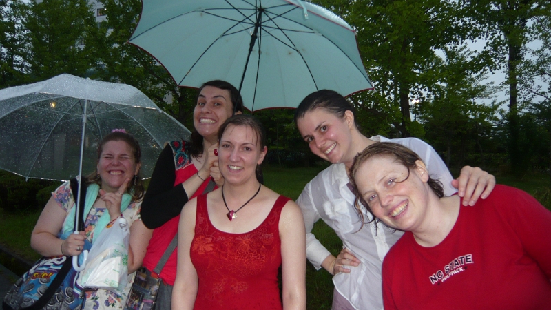 P1030400.JPG - Renee, Belinda, me, Anna, and Kyle at the barbecue.  Yay for Shiga JET friends!