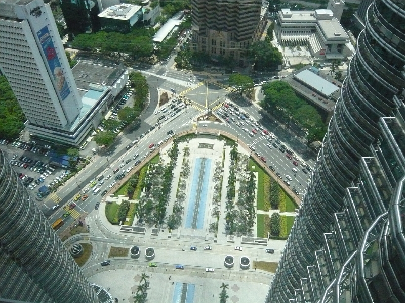 p1020329.jpg - And now we're back at Petronas, up in the Skybridge!