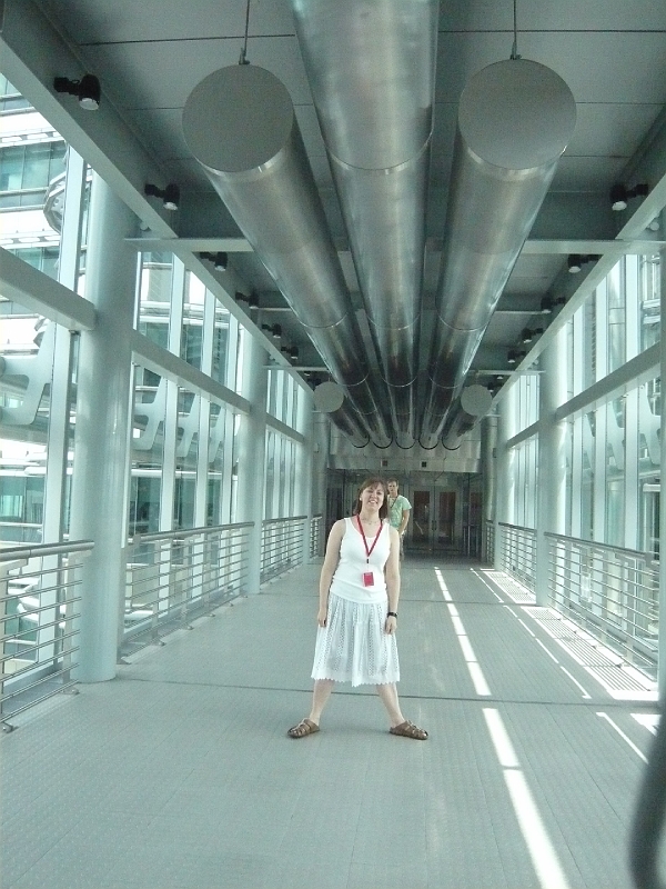 p1020336.jpg - Inside the Skybridge