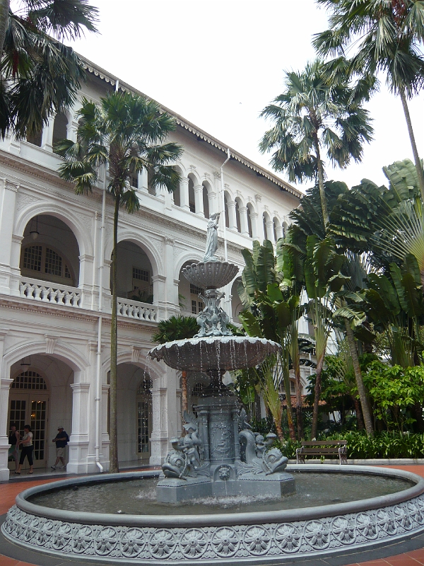 p1020373.jpg - More of the courtyard