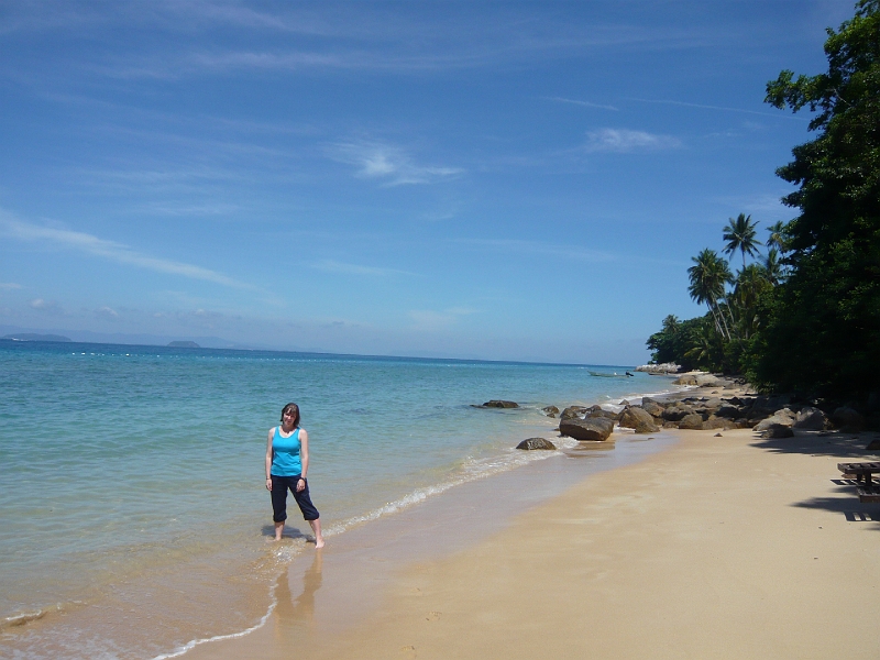 p1020484.jpg - On the beach on our last morning on the islands